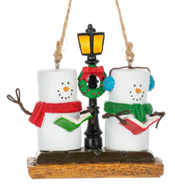 Smore Caroler Ornament with Lamppost