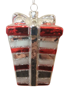 Silver & red present ornament glass 4"